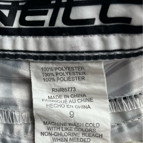 Trendy, beachy O’NEILL athletic shorts | tag says size 9; fits as a size M/L - Picture 3 of 3